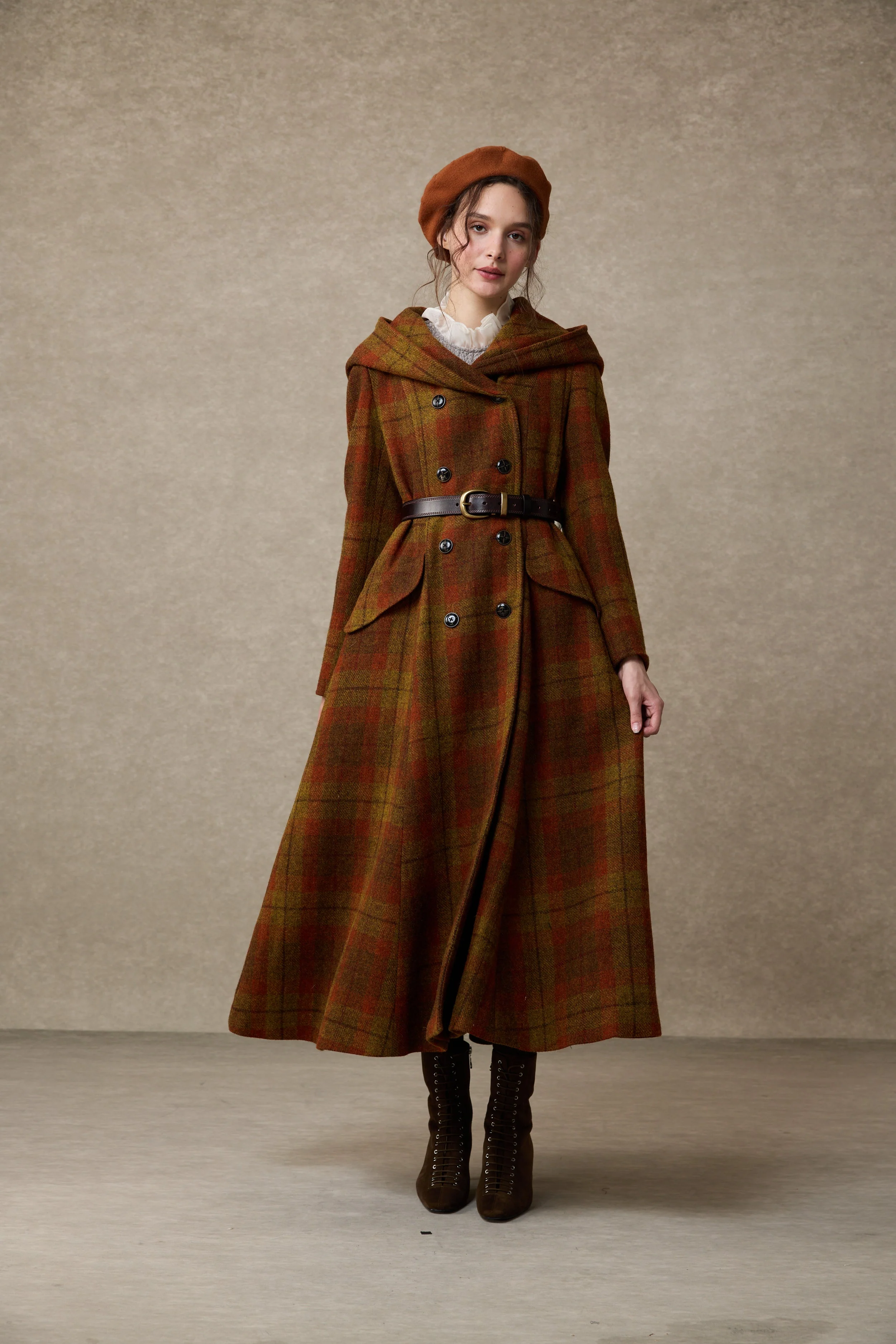 Trista 24 | 100% twill wool hooded coat - Image 9