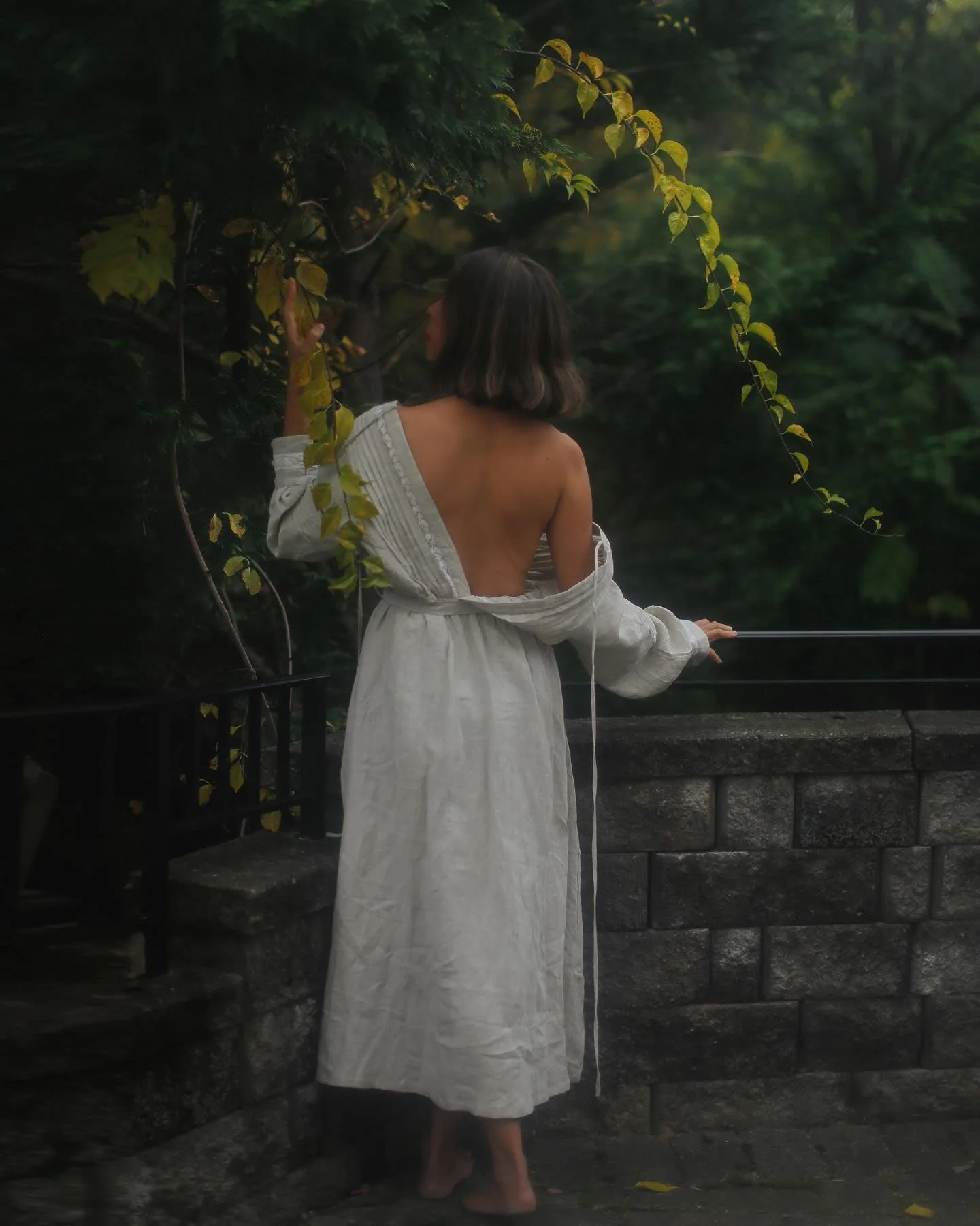 Octavia 17 | pintucked V-neck linen Dress - Image 23