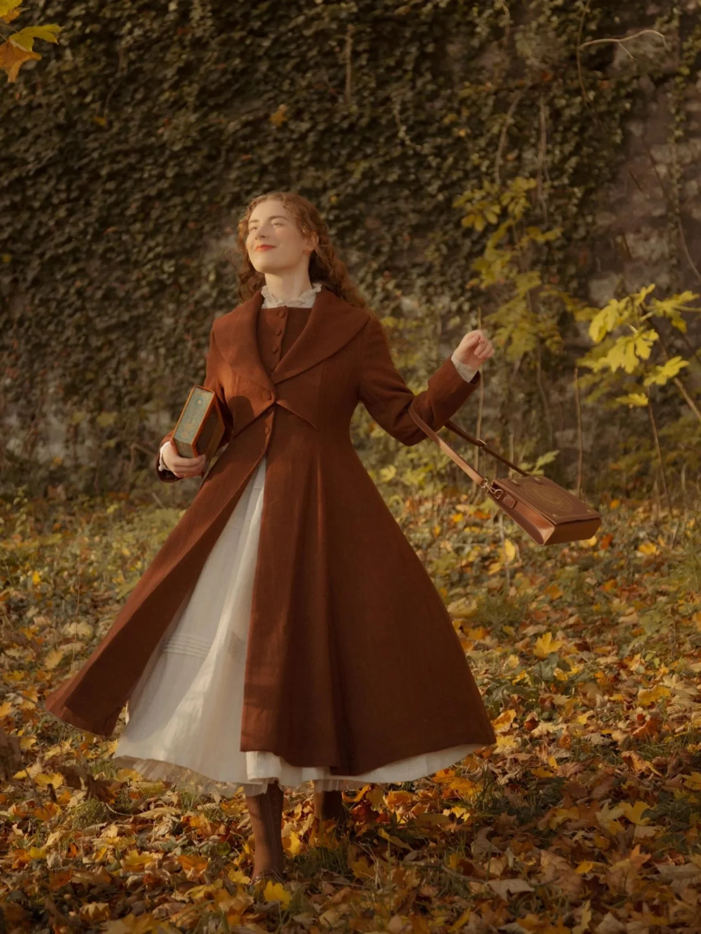 Gemma 17 | 100% wool victorian coat - Image 15