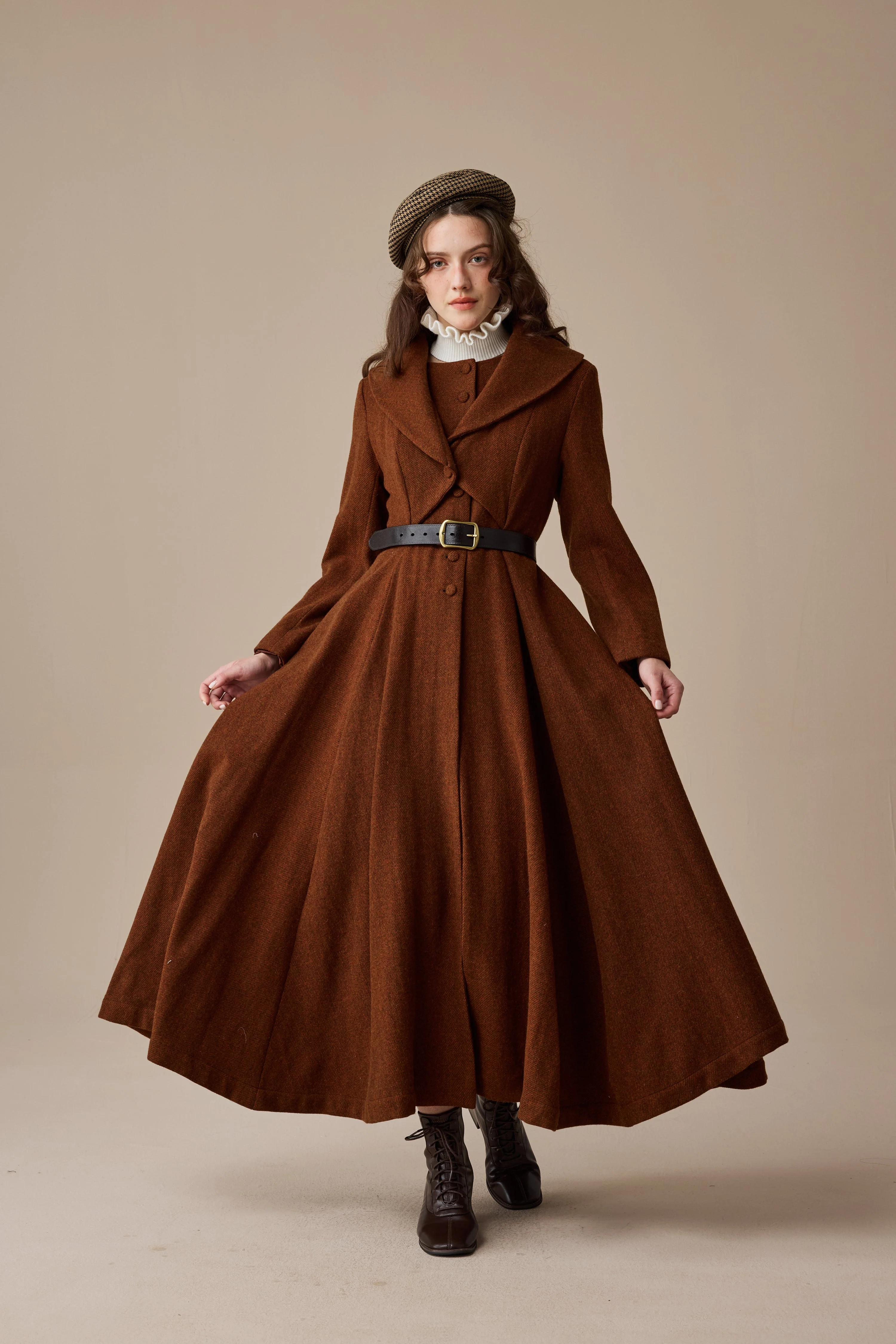 Gemma 17 | 100% wool victorian coat - Image 18