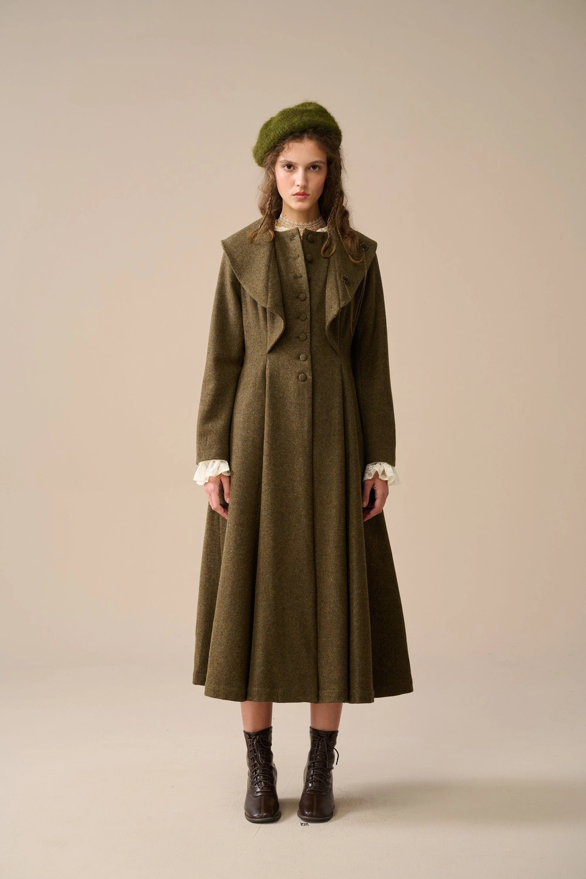 Gemma 17 | 100% wool victorian coat - Image 9