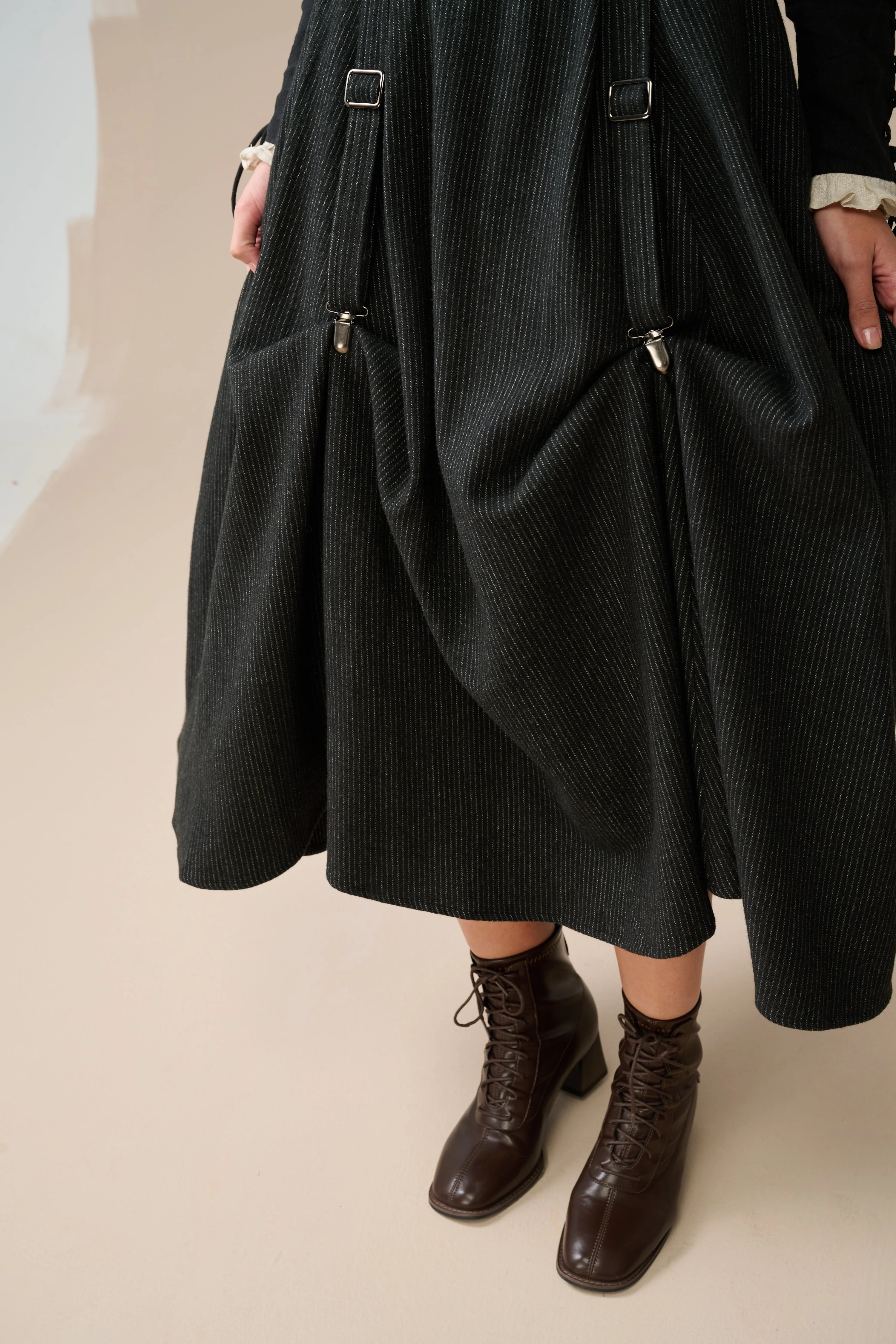 Cynthia 16 | Adjustable wool skirt - Image 13
