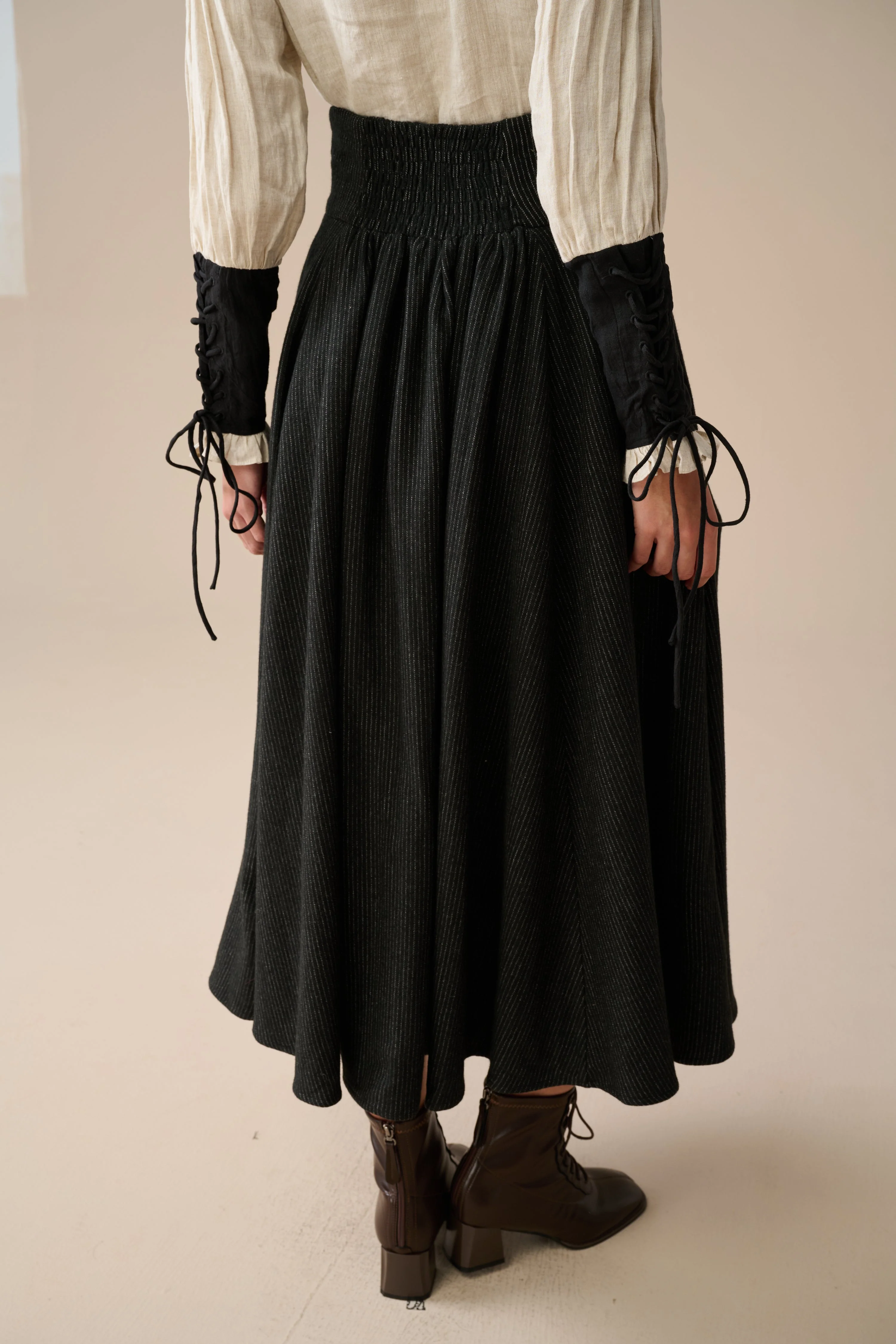 Cynthia 16 | Adjustable wool skirt - Image 14