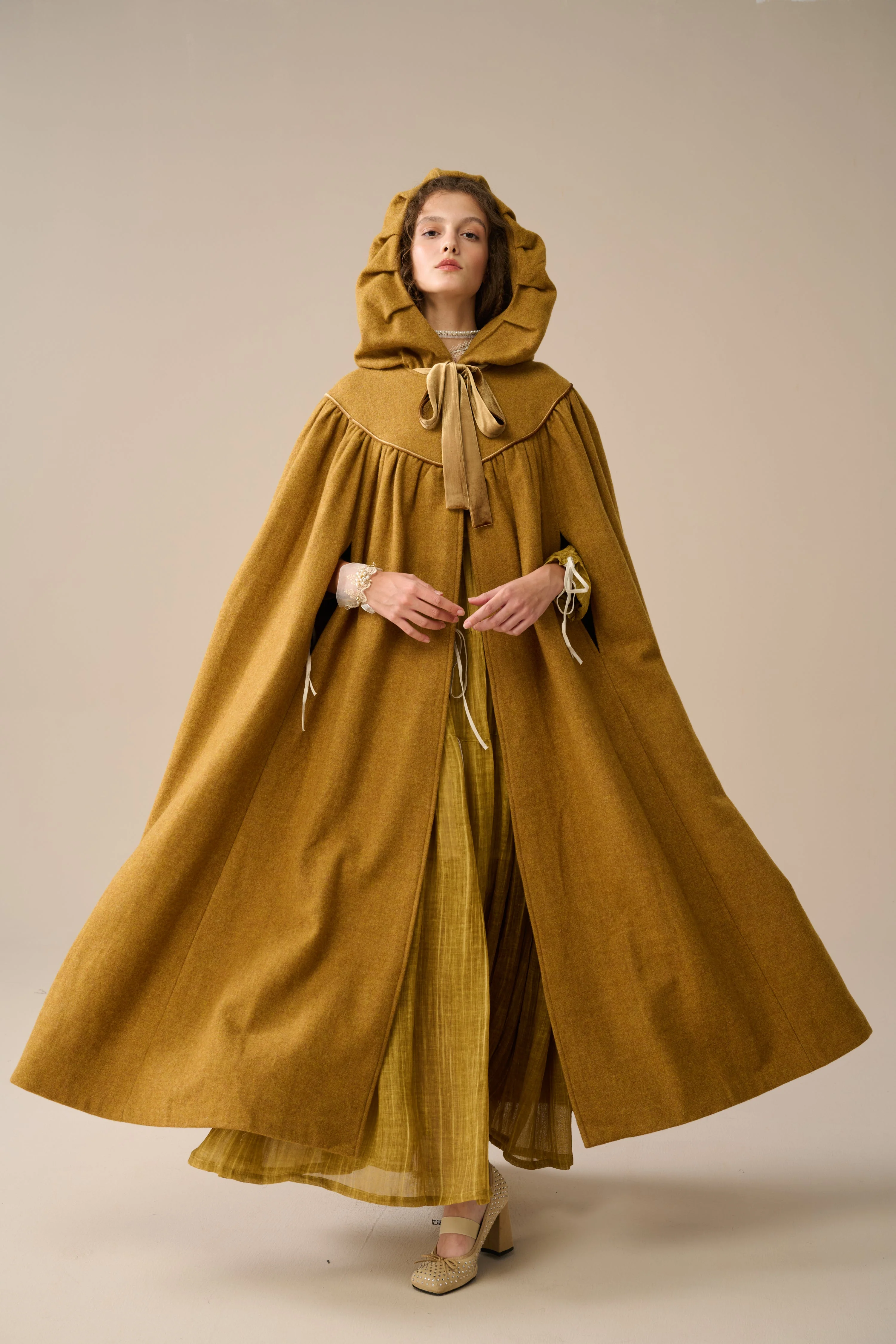 Perfumer 33 | hooded wool cloak - Image 19