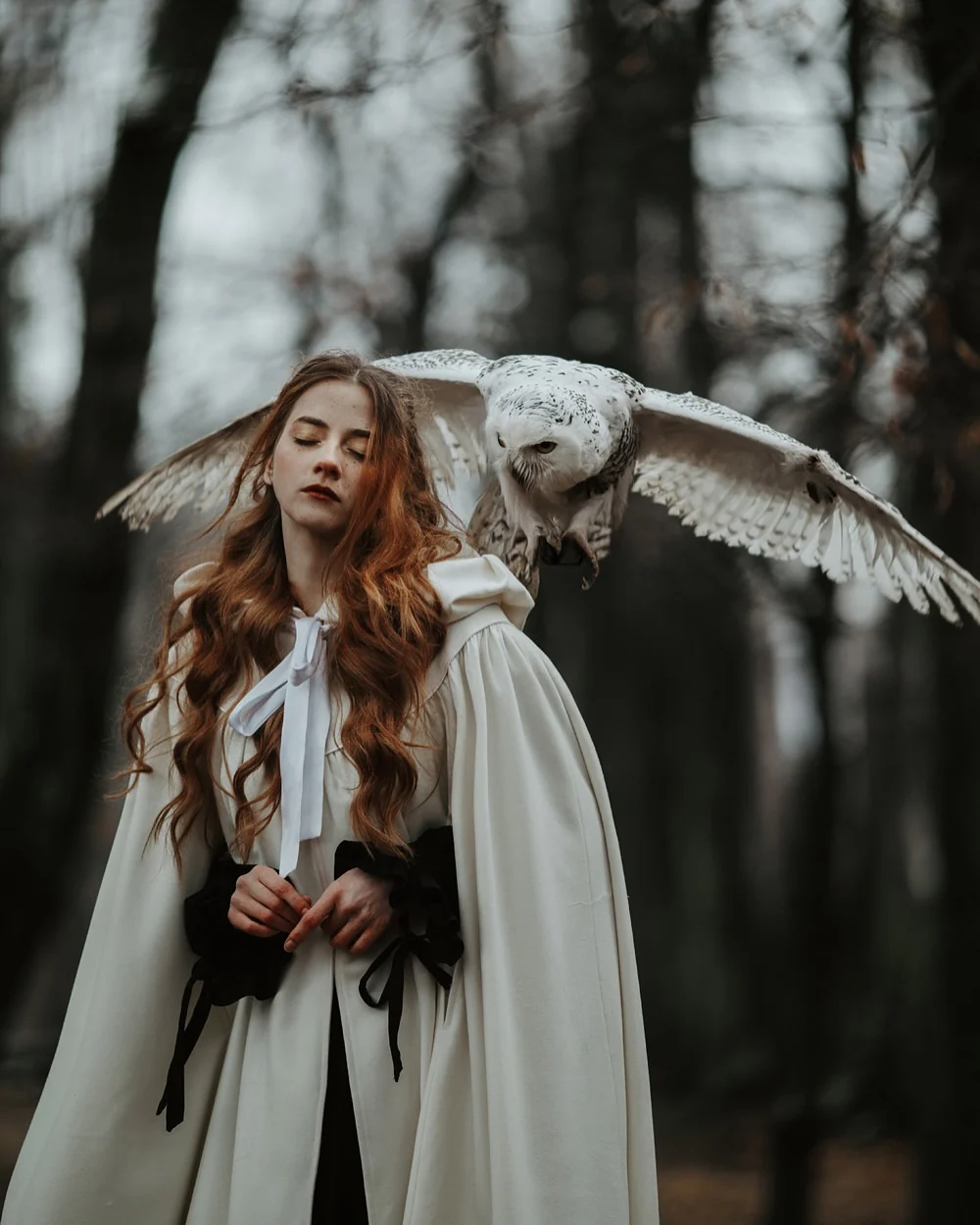 Perfumer 33 | white wool cloak wedding cape - Image 4