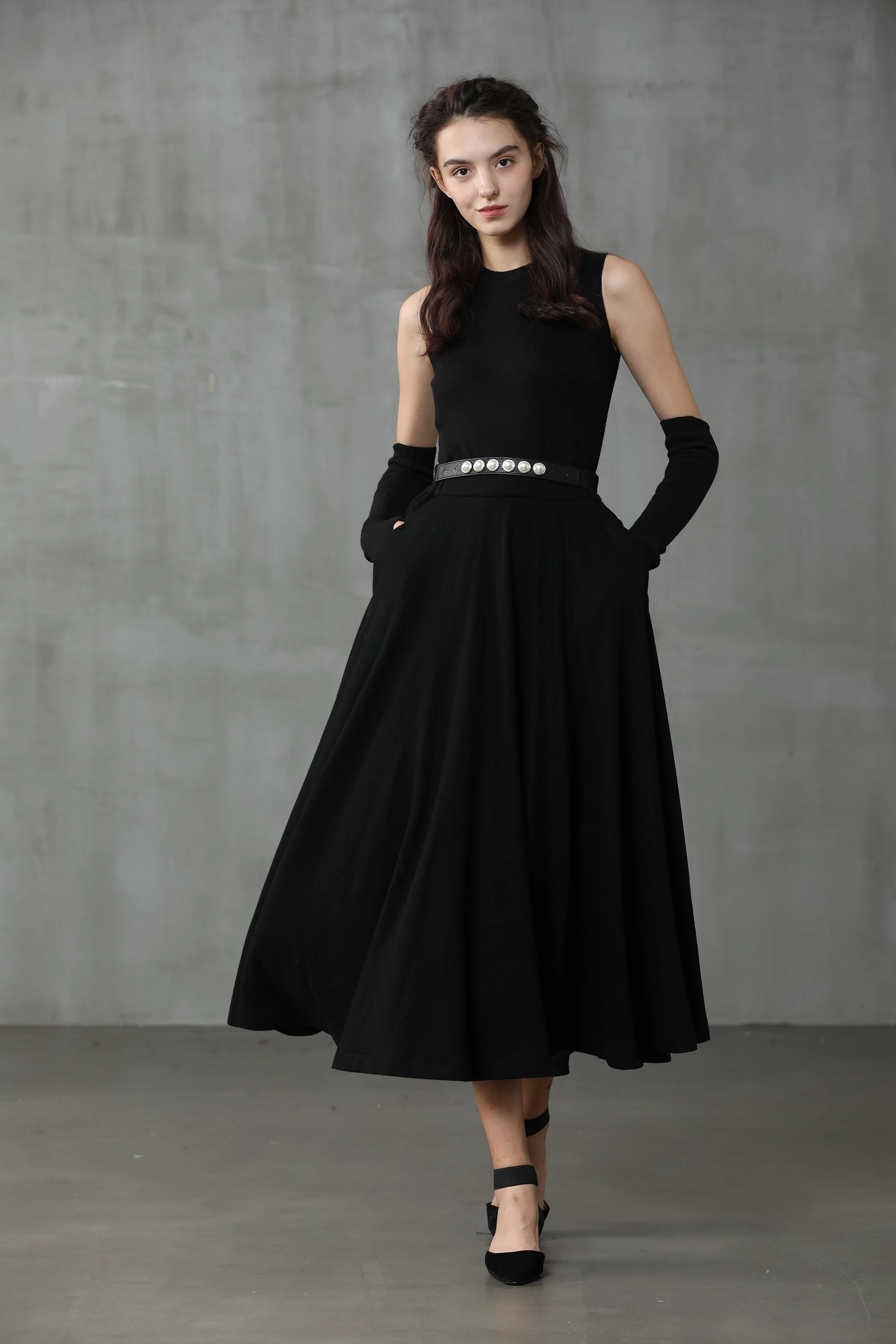 The Soft Lawn 12 | Midi Wool Skirt - Image 5