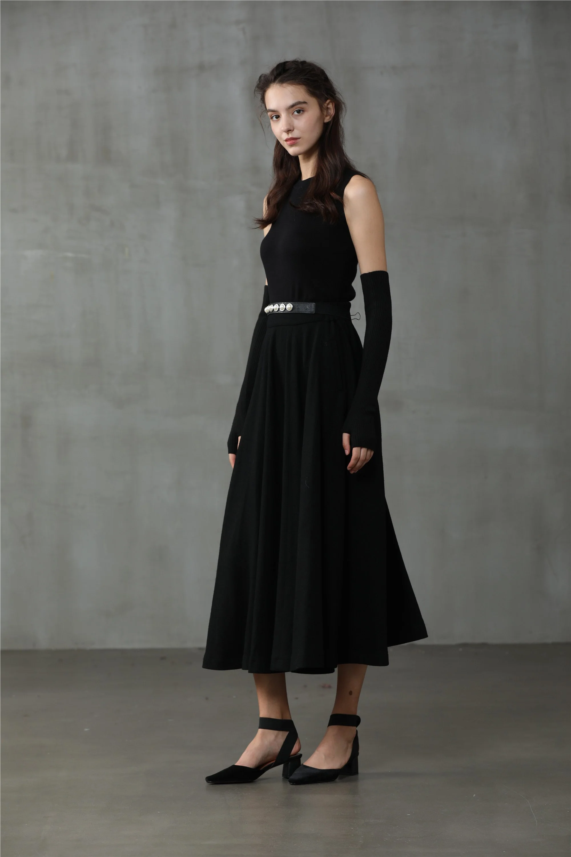 The Soft Lawn 12 | Midi Wool Skirt - Image 6