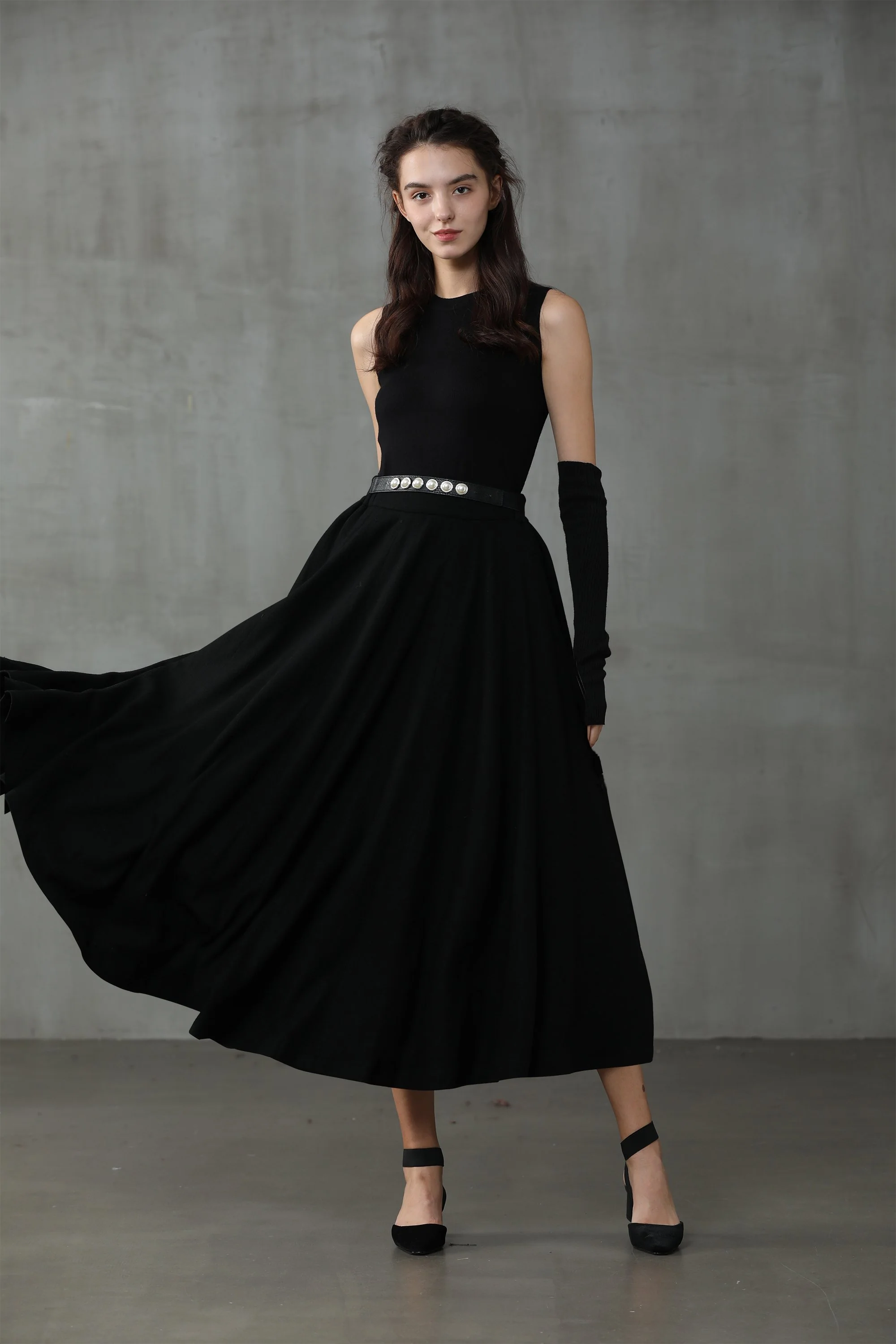 The Soft Lawn 12 | Midi Wool Skirt - Image 7