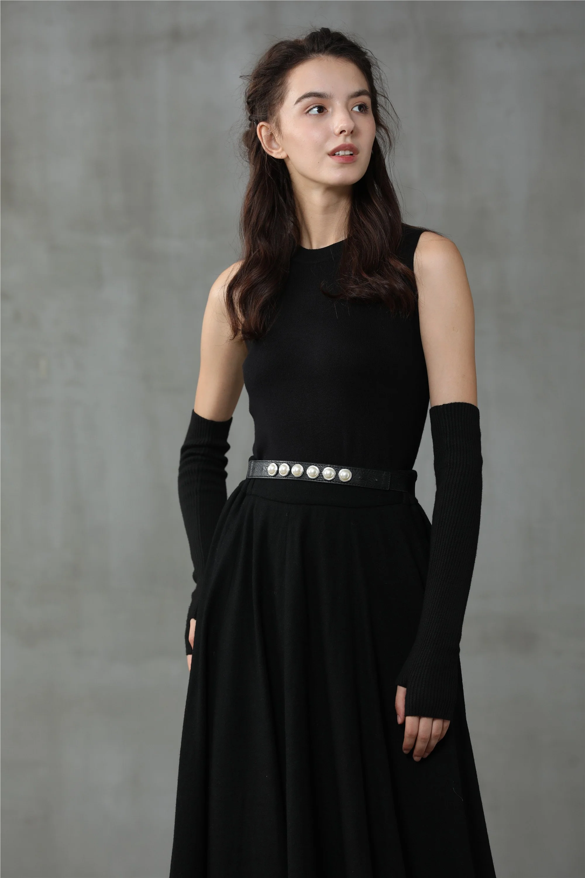 The Soft Lawn 12 | Midi Wool Skirt - Image 8