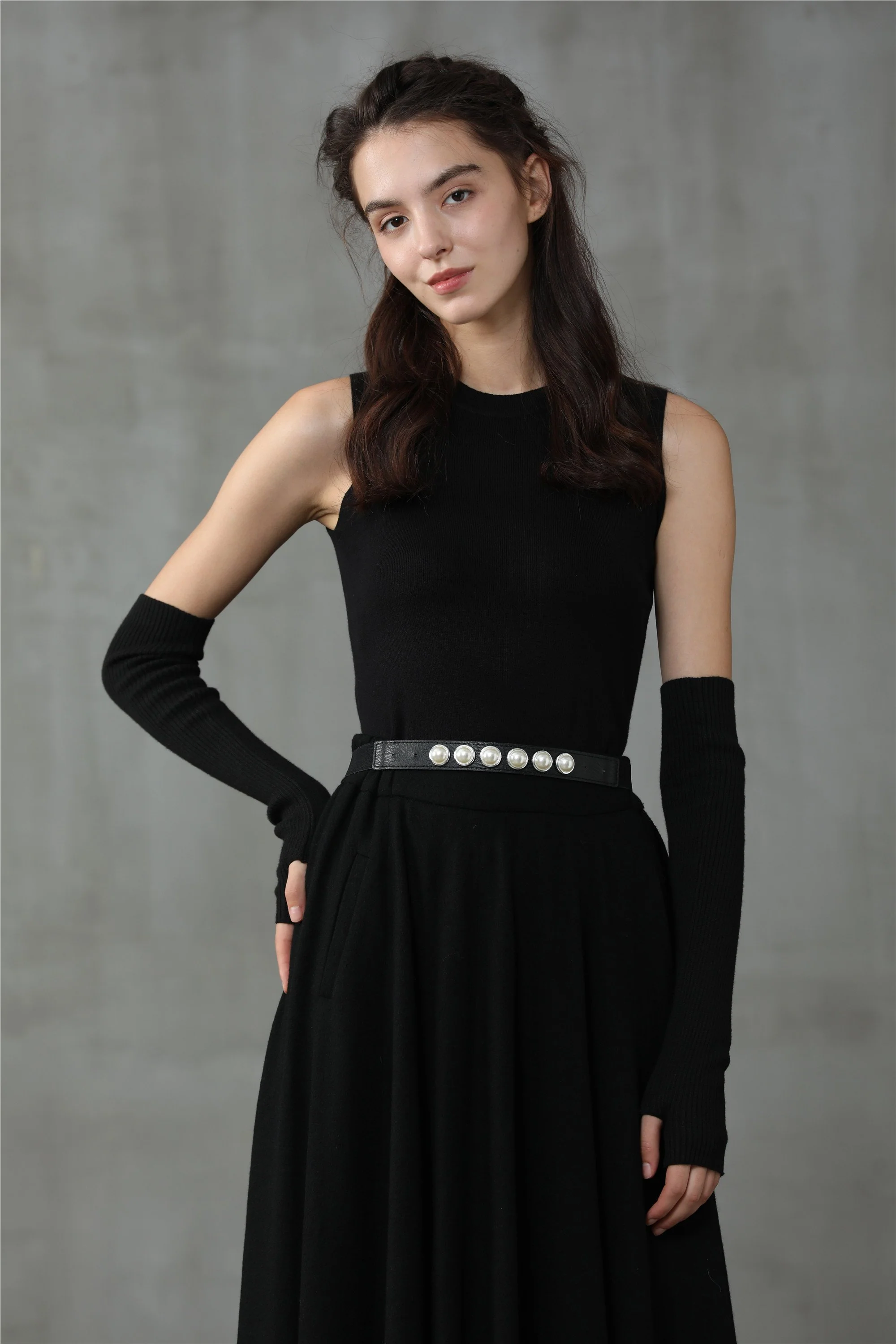The Soft Lawn 12 | Midi Wool Skirt - Image 9