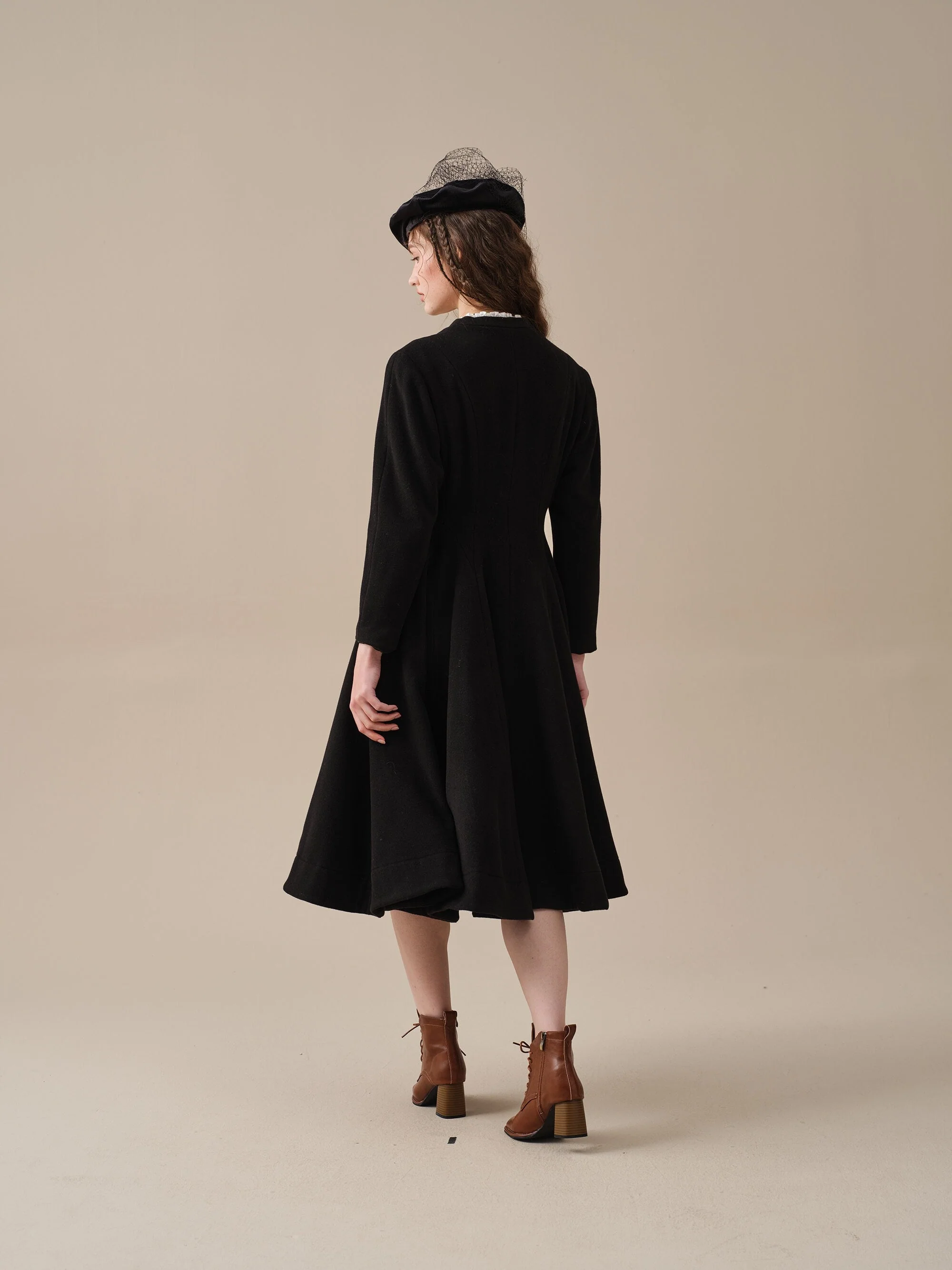 LITTLE WOMEN 22 | WOOL COAT IN BLACK - Image 10