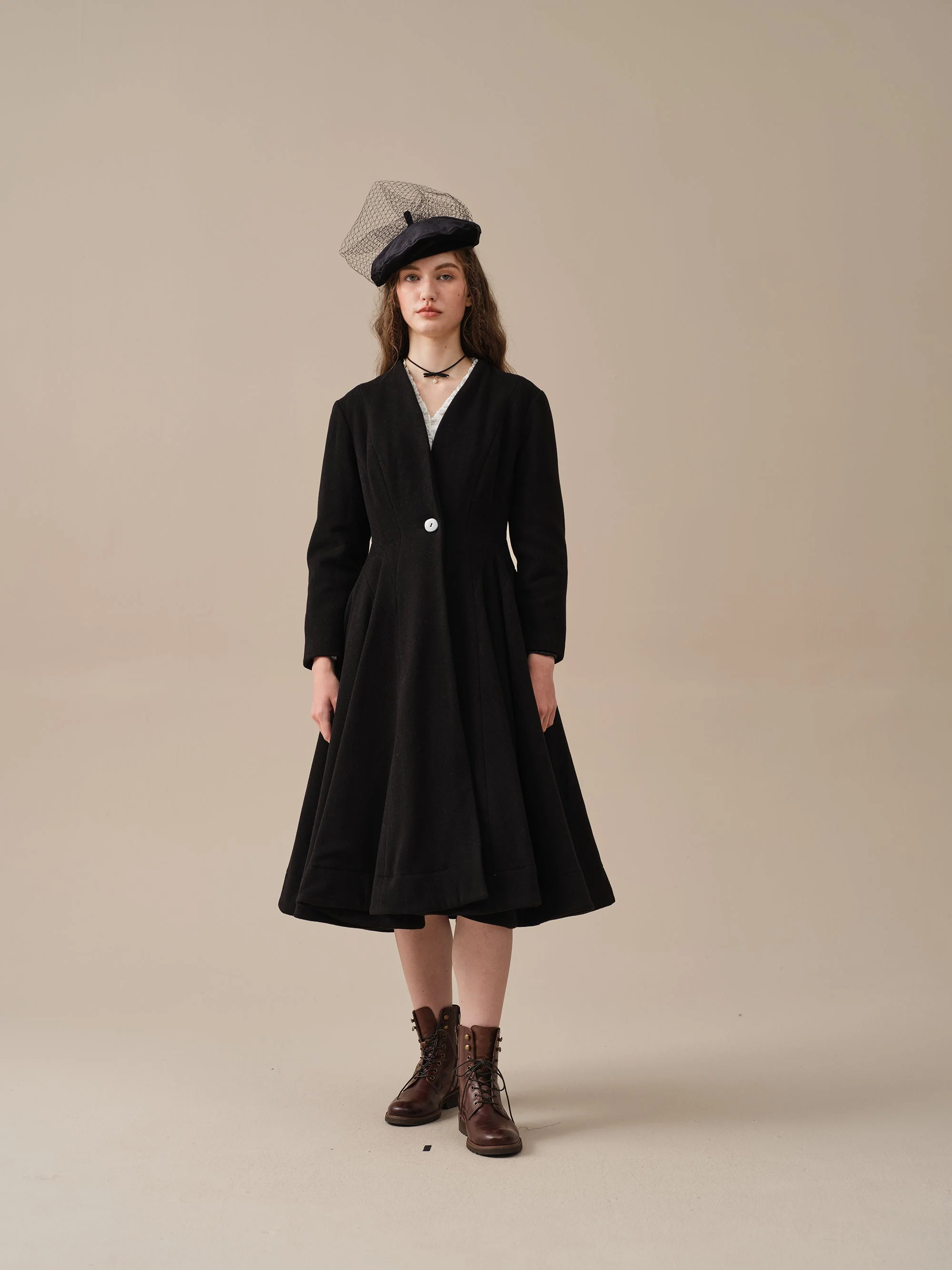 LITTLE WOMEN 22 | WOOL COAT IN BLACK - Image 11