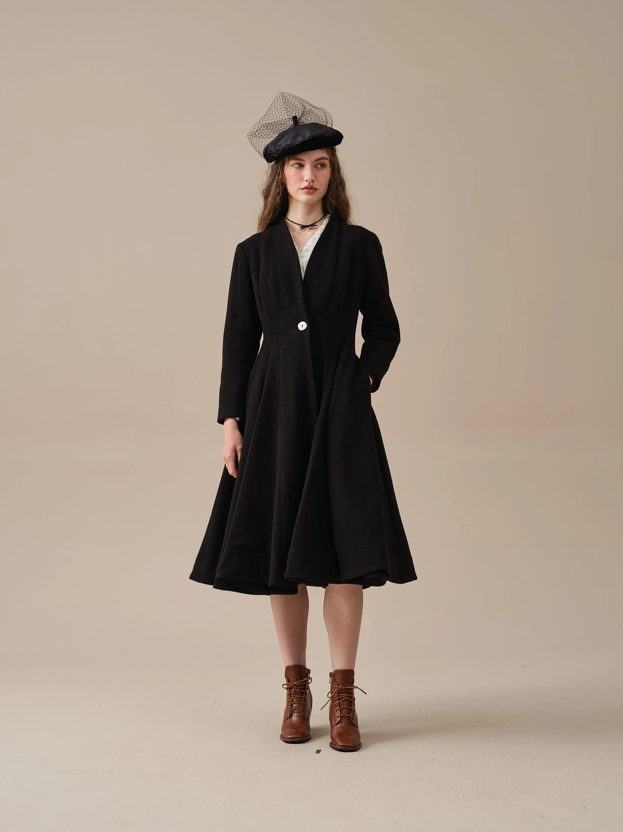 LITTLE WOMEN 22 | WOOL COAT IN BLACK - Image 12