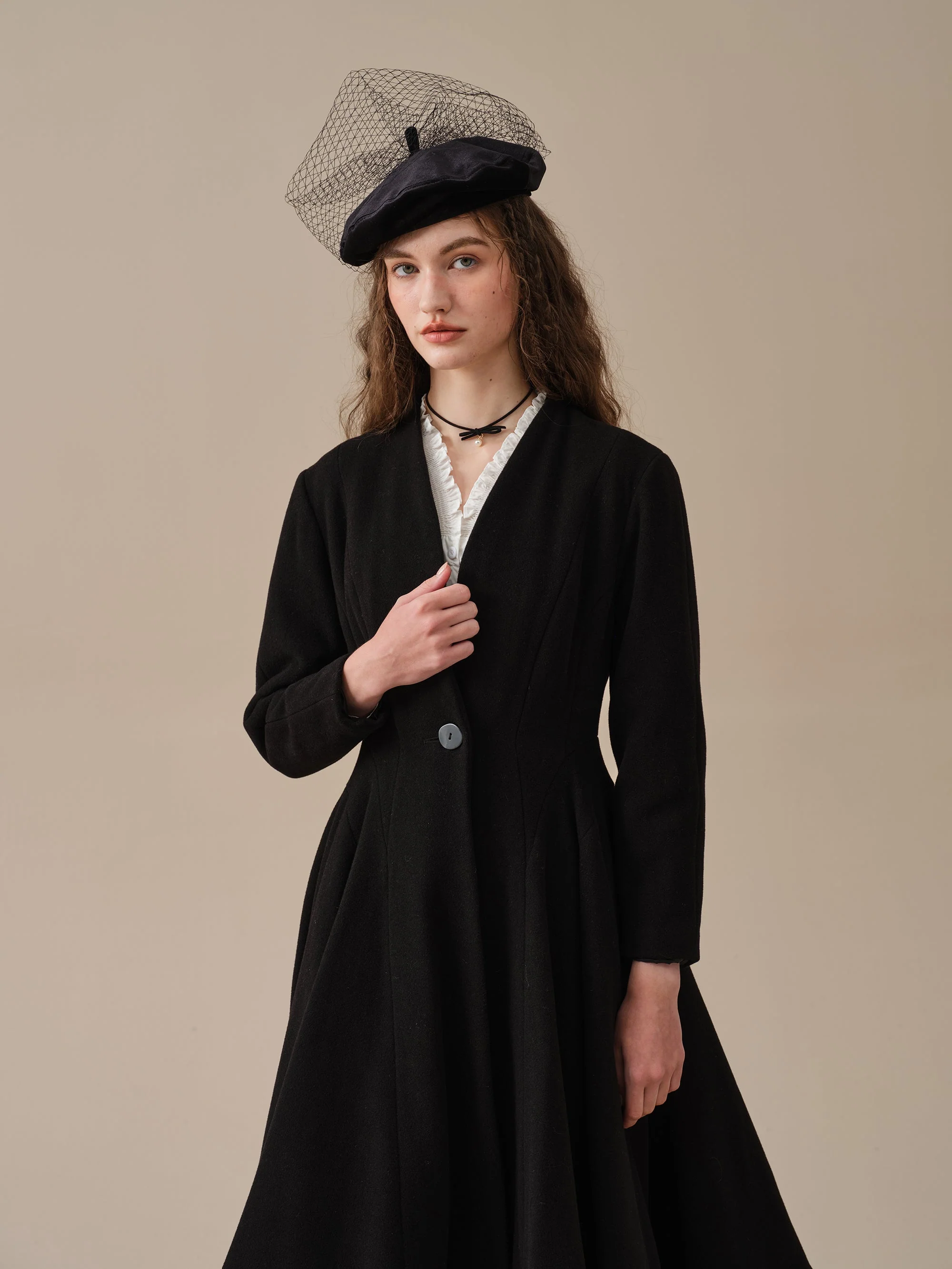 LITTLE WOMEN 22 | WOOL COAT IN BLACK - Image 14