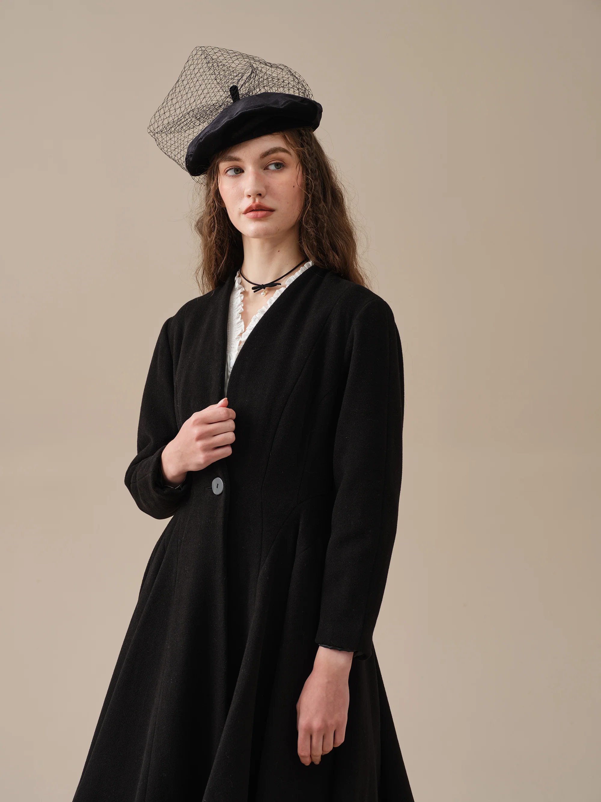 LITTLE WOMEN 22 | WOOL COAT IN BLACK - Image 15