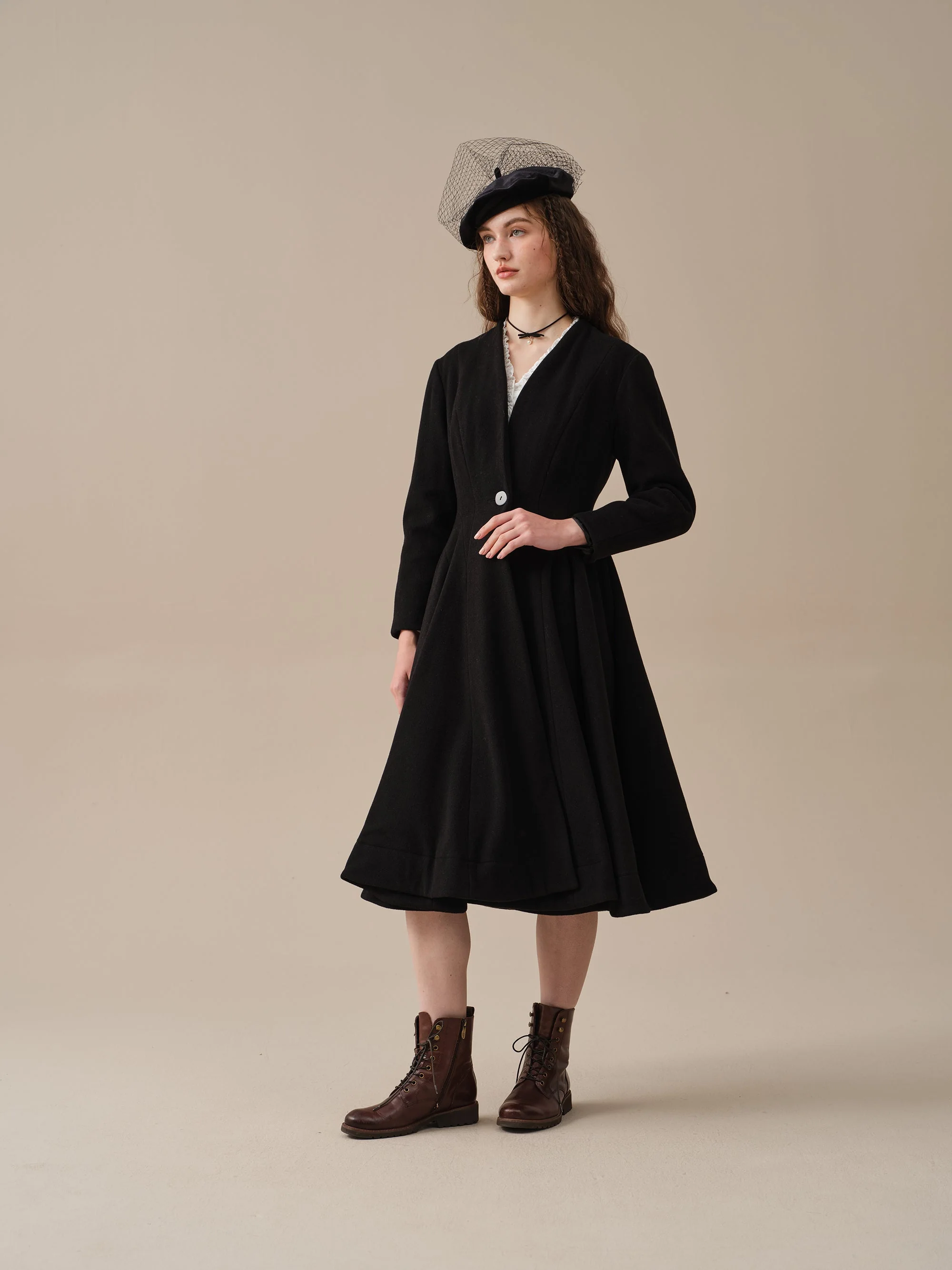 LITTLE WOMEN 22 | WOOL COAT IN BLACK - Image 17