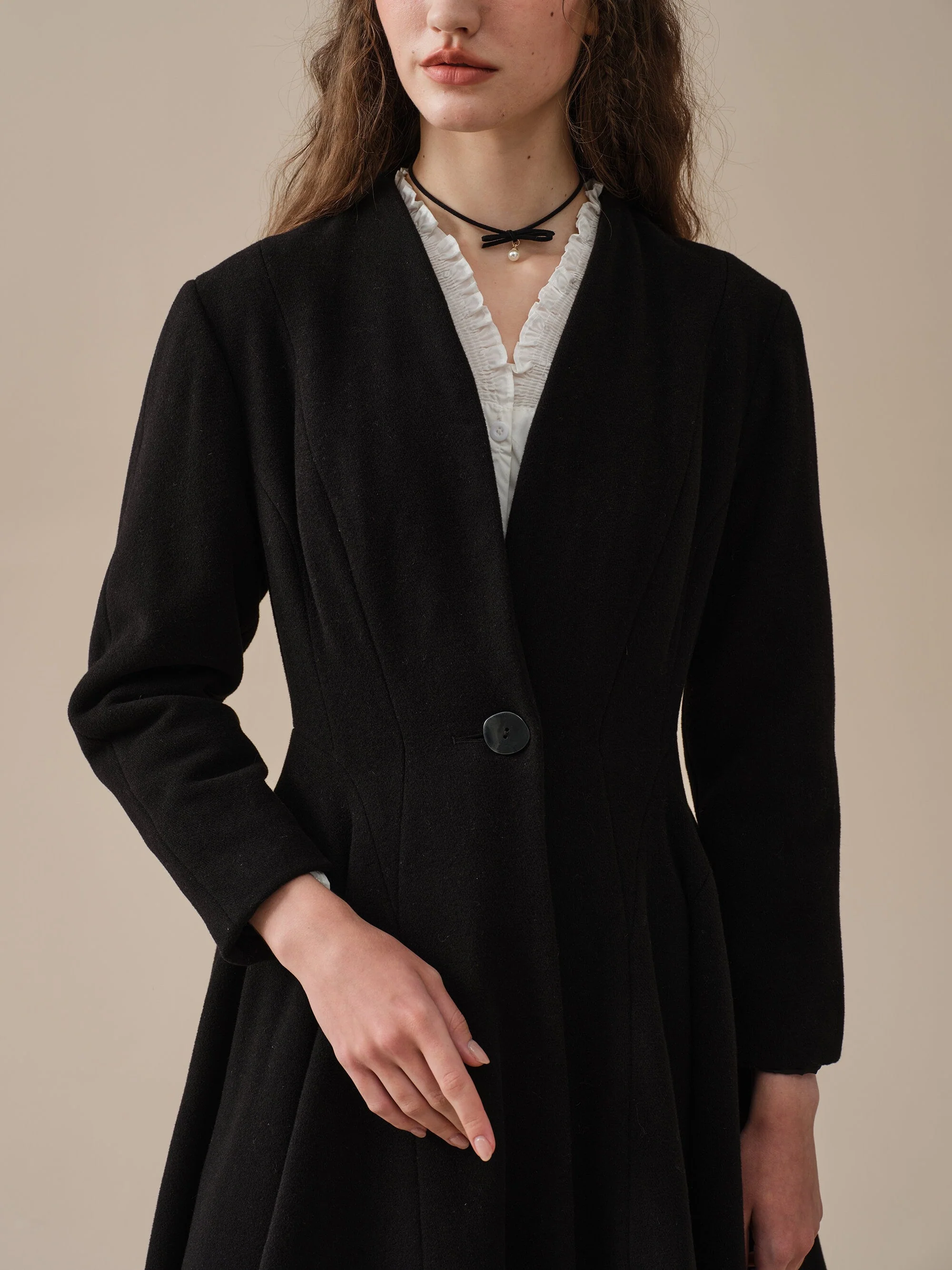 LITTLE WOMEN 22 | WOOL COAT IN BLACK - Image 5