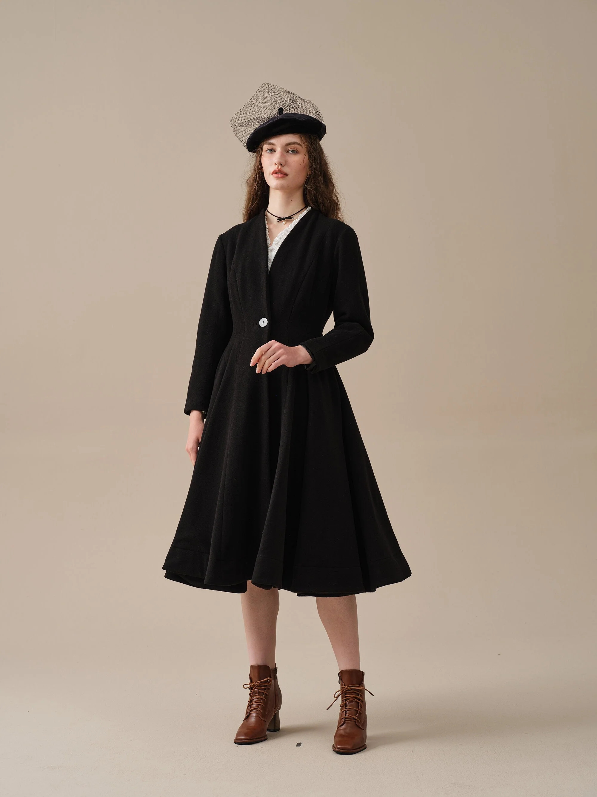 LITTLE WOMEN 22 | WOOL COAT IN BLACK - Image 6