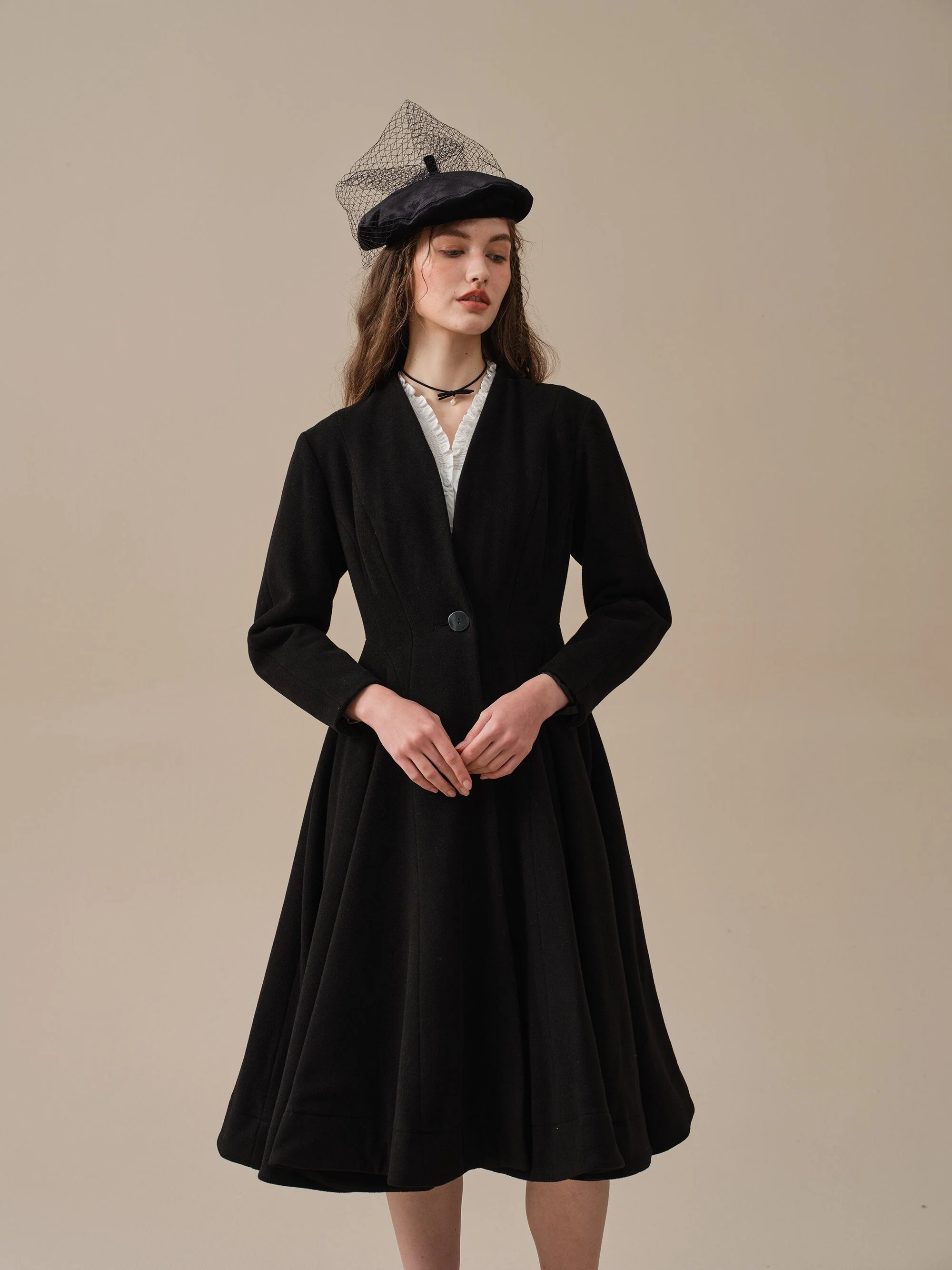 LITTLE WOMEN 22 | WOOL COAT IN BLACK - Image 8